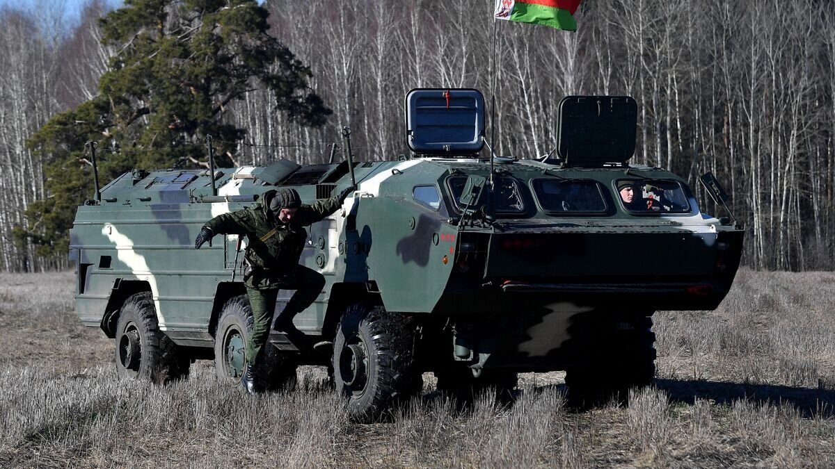    Тактический ракетный комплекс "Точка" во время совместных учений России и Белоруссии "Союзная решимость-2022" на территории бывшего авиационного полигона "Полесский" в Гомельской области© Sputnik / Виктор Толочко