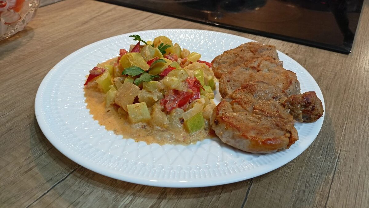 Овощное рагу со свиной вырезкой