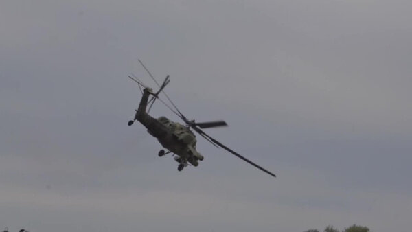 Экипажи вертолётов Ми-28 ВС РФ уничтожают переправы ВСУ. Видео © Минобороны РФ