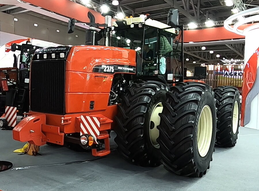 Трактор RSM 2375