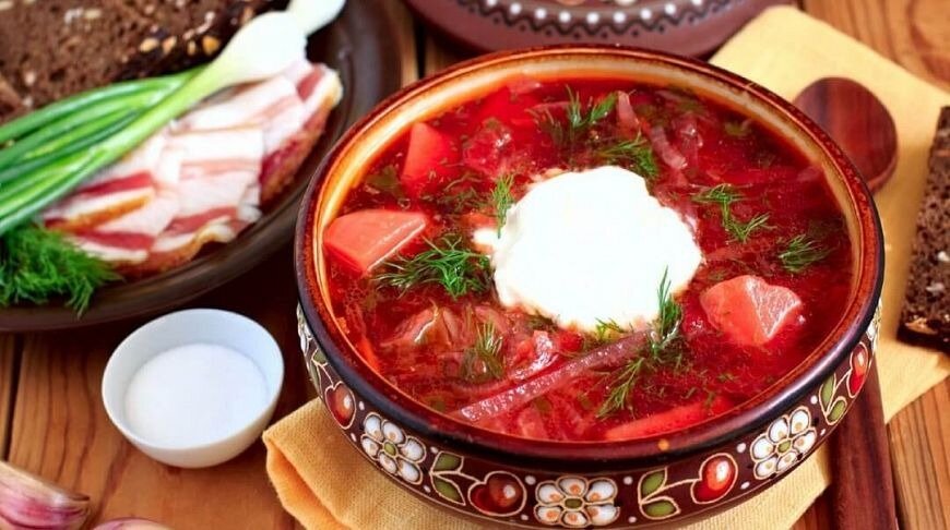 Почему борщ – это не просто суп: история, рецепты, традиции