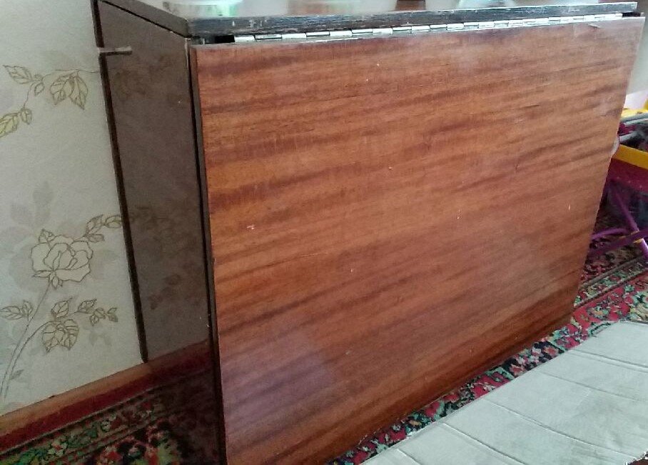 О, это прекрасное чувство, когда за две недели до Нового года в нашей семье доставалась заветная коробка с антресоли. А в ней слоями лежали новогодние игрушки.-4