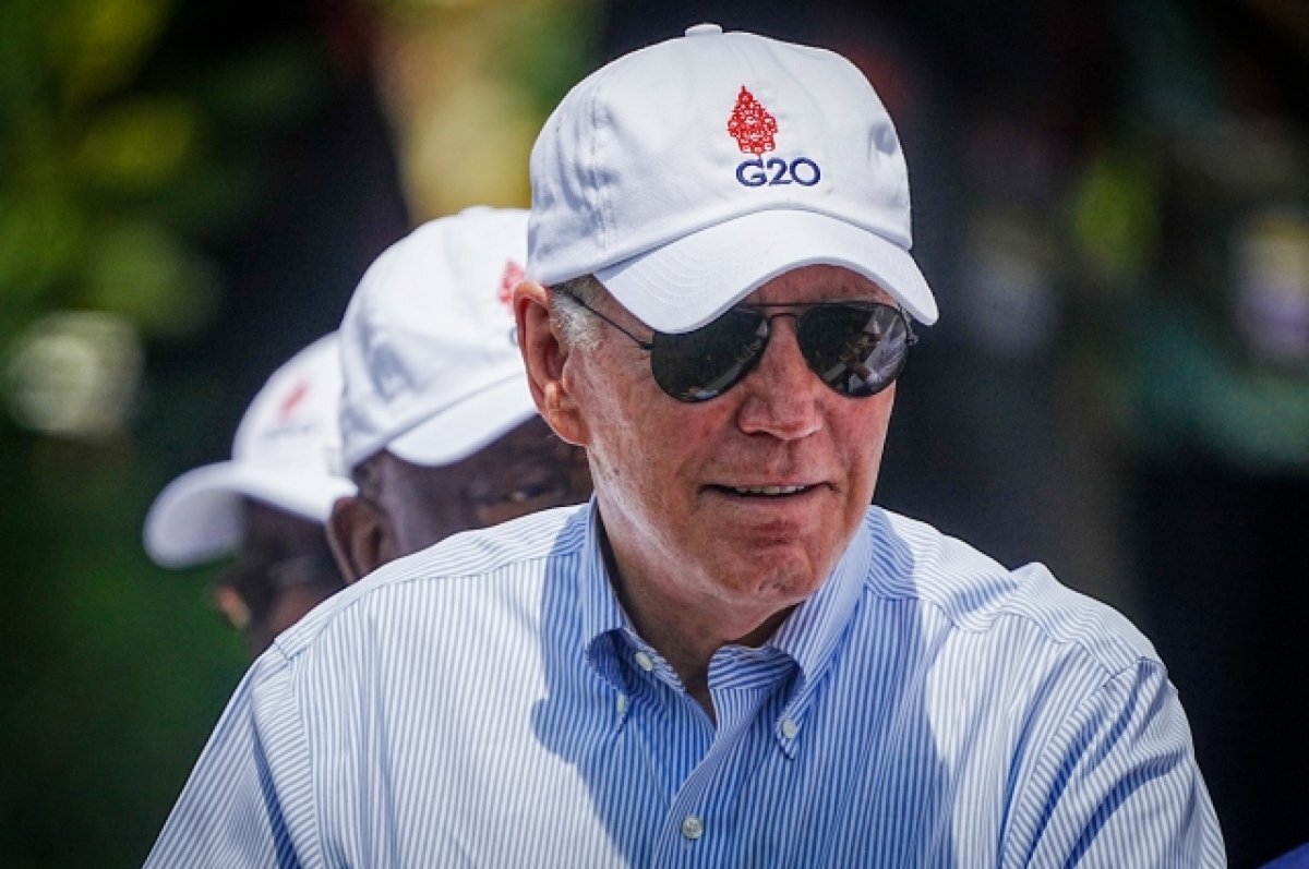    Fox News: найденные у Байдена документы приближают конец его карьеры