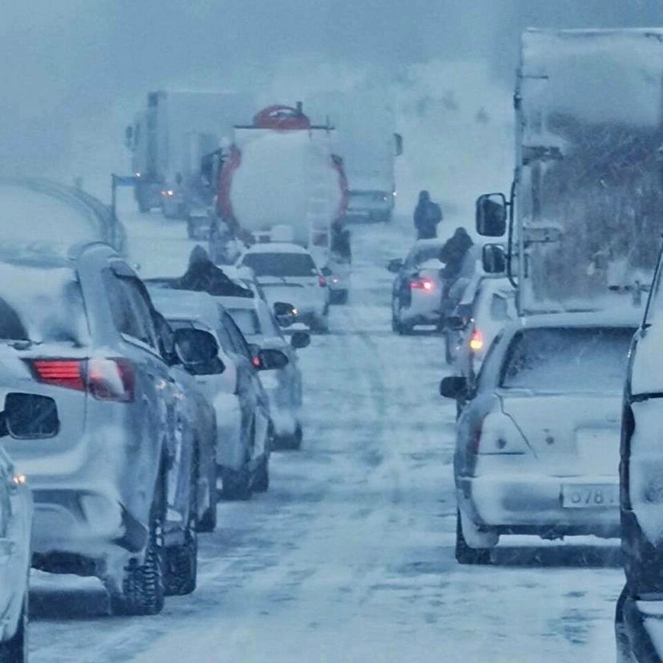     Федеральная трасса Р–255 на время полностью встала в восточном направлении