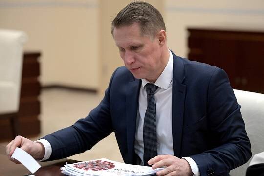    Мурашко призвал планирующих детей россиян своевременно прививаться от COVID-19