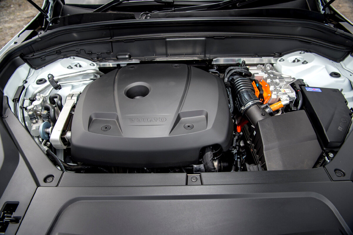 Подкапотка "Volvo XC90"