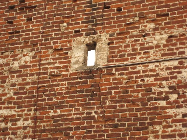  6 октября 2013 г. Газета «Pro Город» от 7 сентября 2013 г. писала: «Налажен свободный проход через Зачатьевскую башню (0+).-8