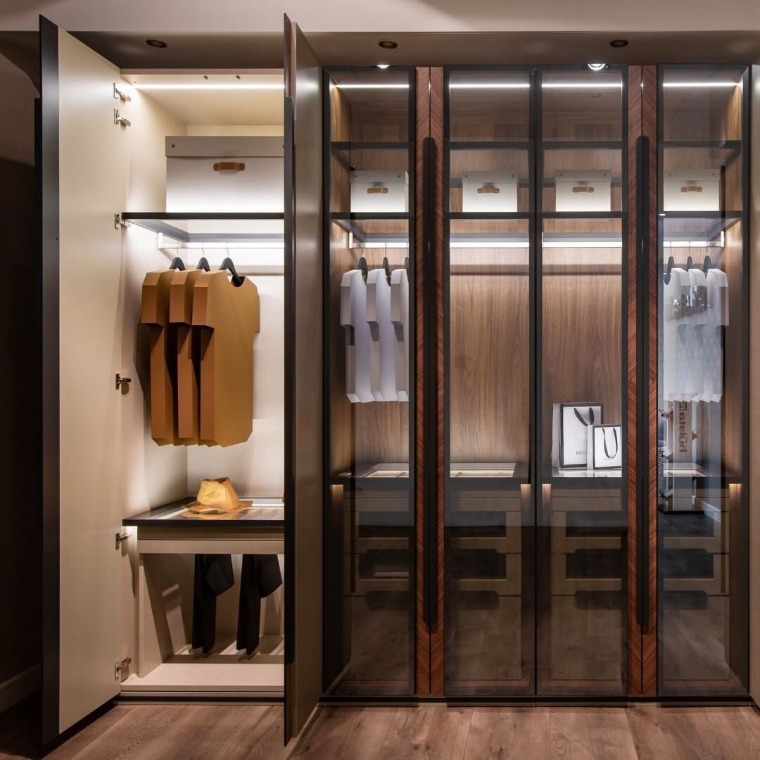 Гардероб Manhattan от Giulia Novars. Образец представлен в салоне DerRossi (г.Волгоград)