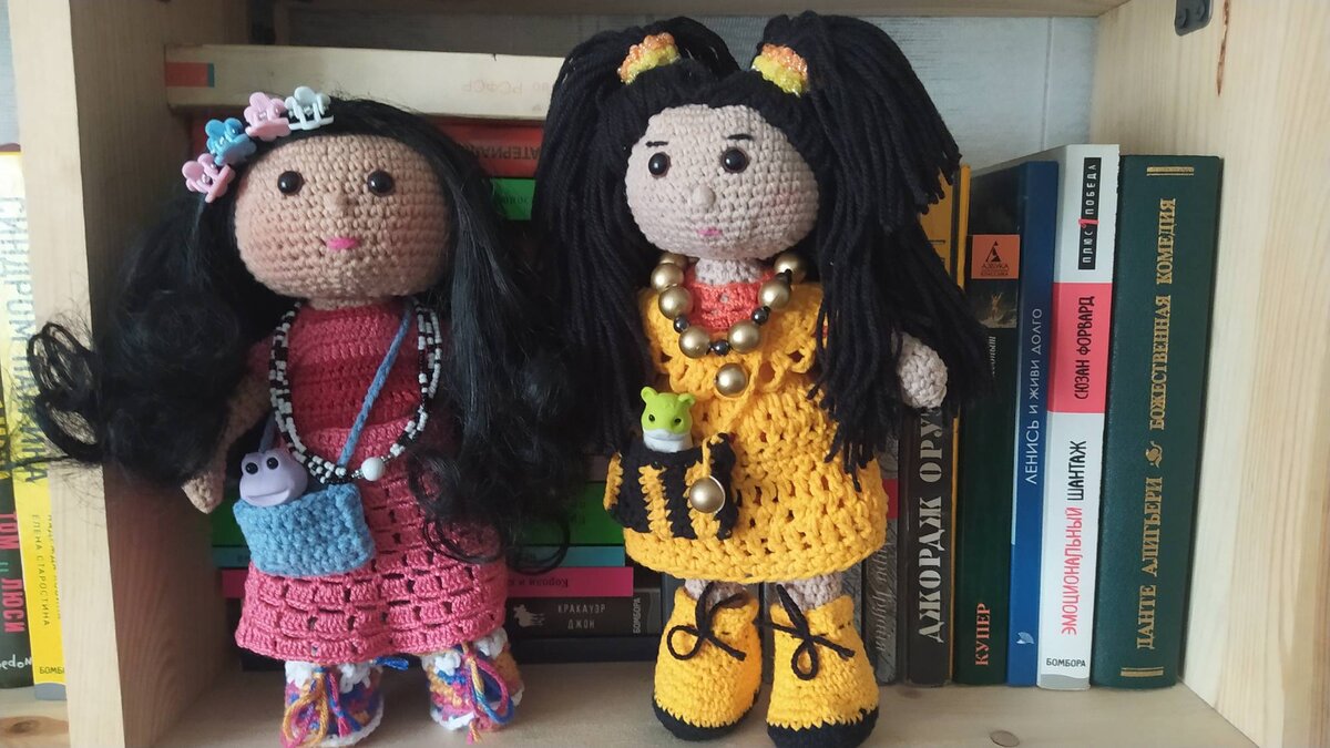 Фото автора. Готовы ещё мои две красотки с сумочками