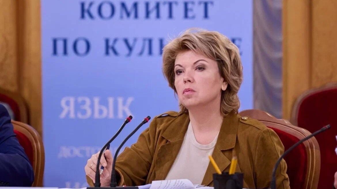     Депутат Государственной Думы России от Татарстана Елена Ямпольская прокомментировала парламентские слушания о запрете ЛГБТ-пропаганды, которые состоялись накануне. Она привела в пример книгу «Лето в пионерском галстуке», чтобы объяснить, как следует ограничить информацию о нетрадиционных отношениях.