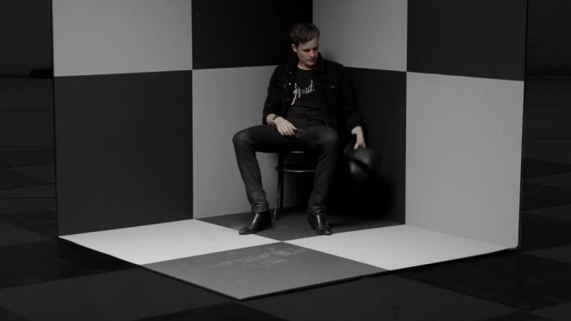 Вечный выбор между чёрным и белым!