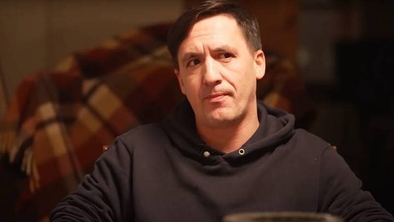    Два актёра. Лицедеи грозятся убивать русских на поле боя