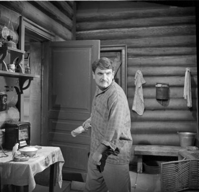    После окончания в 1948 году Театрального училища имени М.С. Щепкина поступил на службу в Московский драматический театр имени К.С. Станиславского. На изображении — кадр из фильма «Дело №306» / Legion-Media