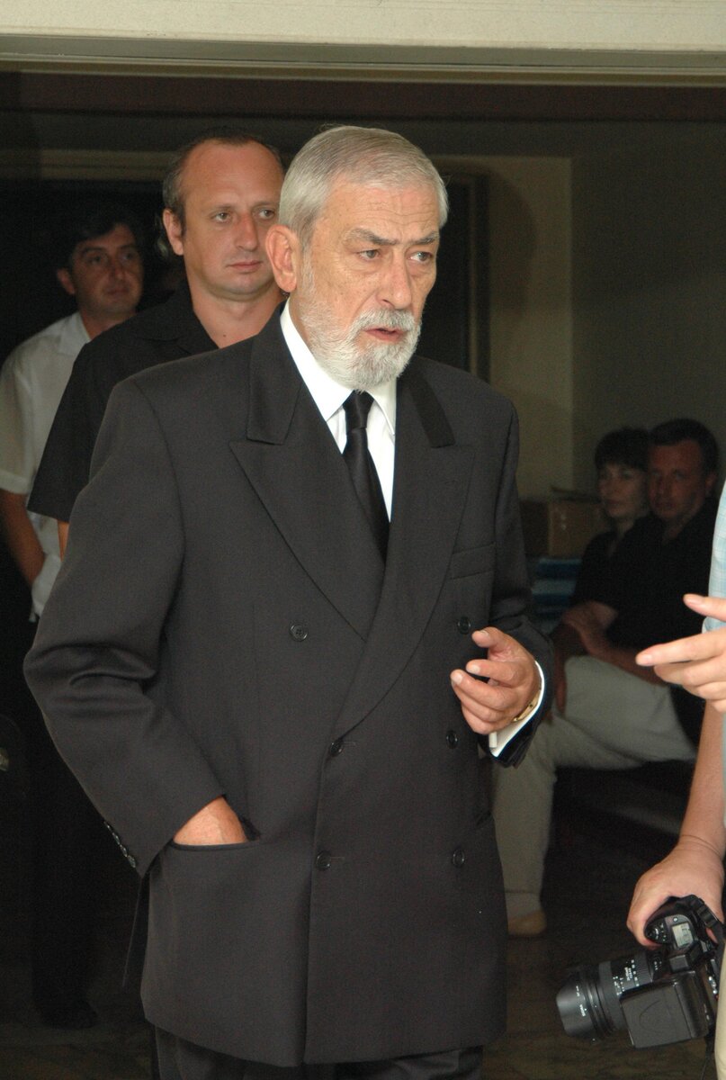    Вахтанг Кикабидзе