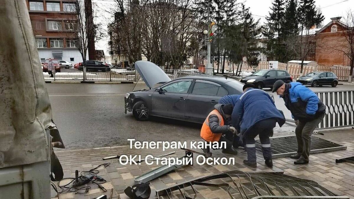 Водитель Volkswagen в Белгородской области снёс забор недалеко от  администрации | Бел.Ру | Дзен