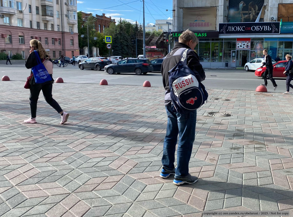 Почти 2000 уехали в РФ. Но это официально. Сколько уехало в частном порядке – неизвестно.