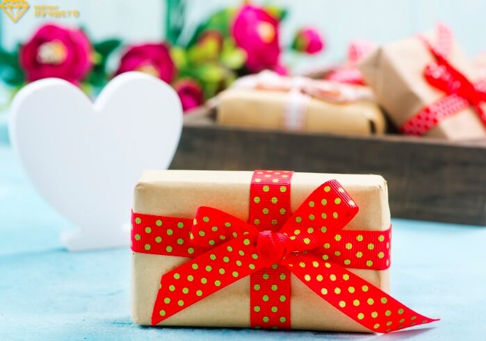 10 лучших подарков для девочки на 14 февраля