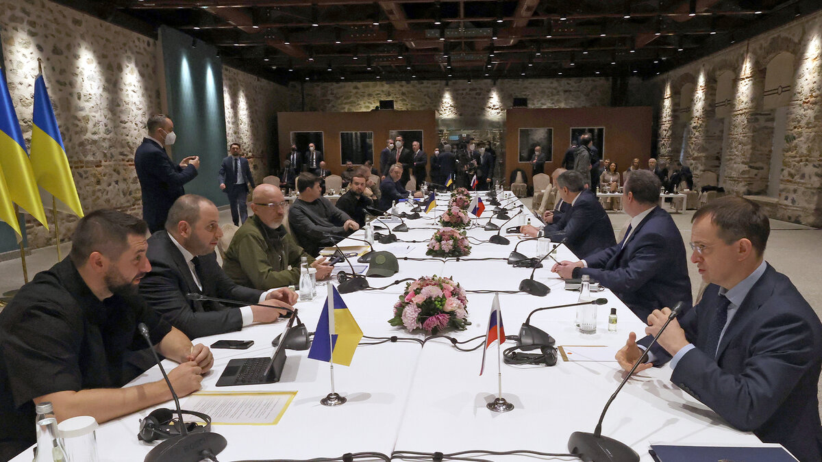     Российско-украинские переговоры в Стамбуле в 2022 году / Сергей Карпухин
