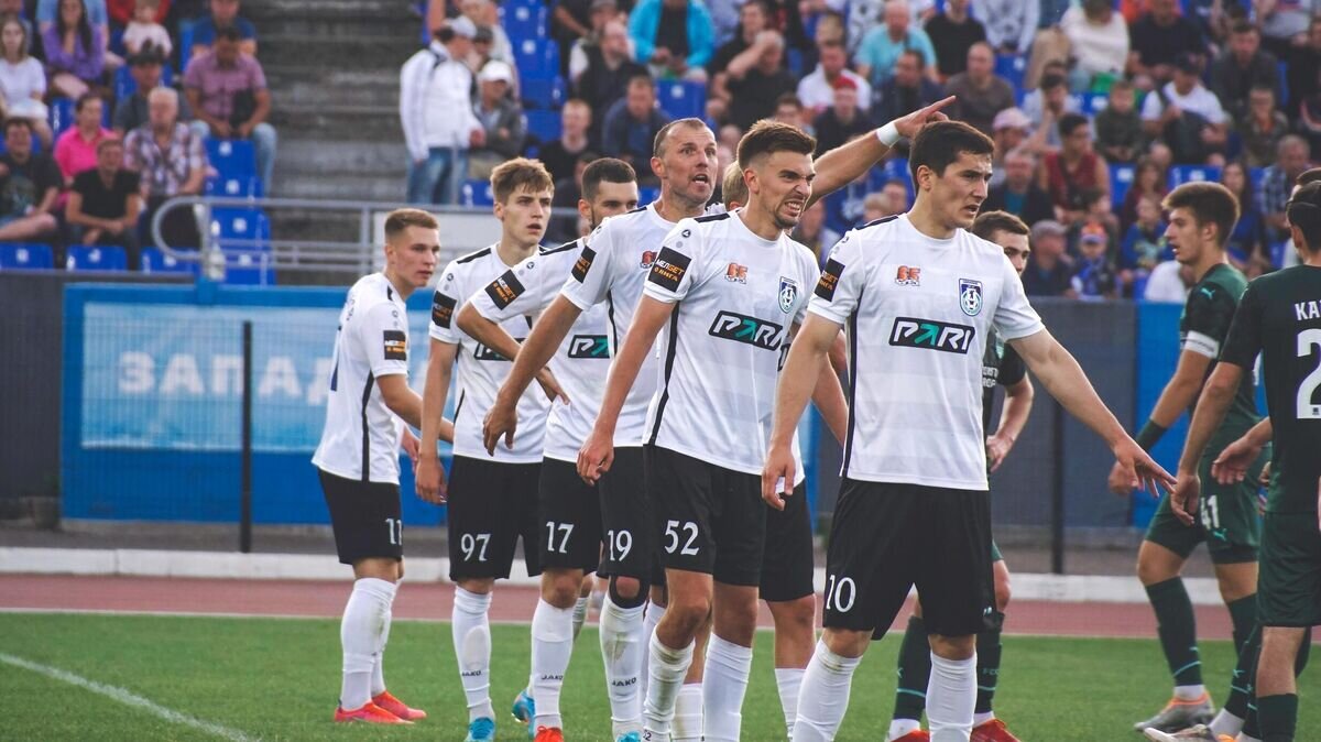    Футболисты "Шинника"© пресс-служба ФК "Шинник"