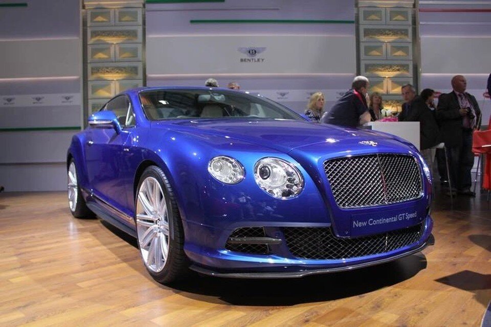     Bently Continental стоит около 15 млн. Машина ставропольца обойдется новому покупателю примерно 5-6 млн рублей Валерий ЗВОНАРЕВ