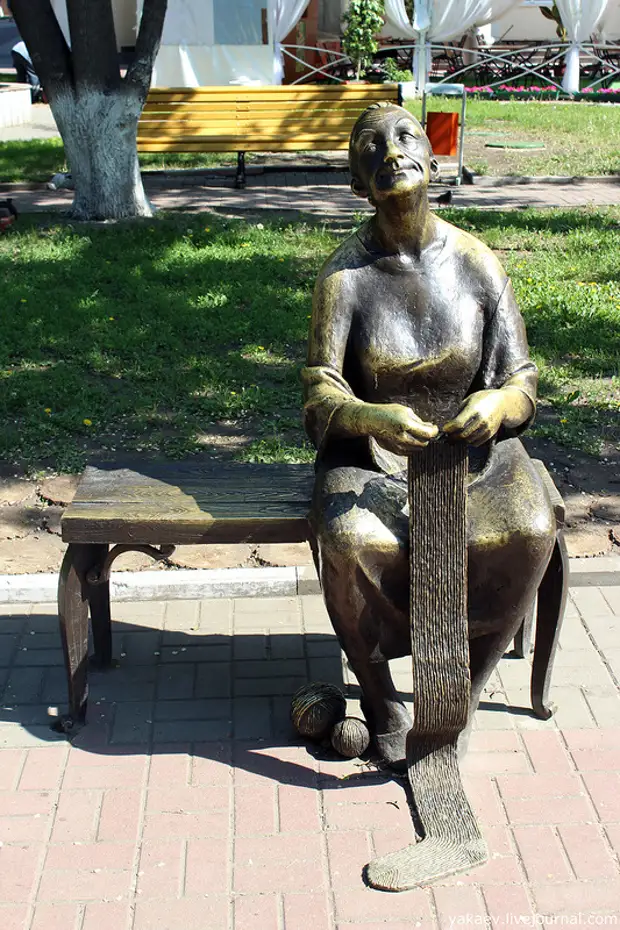 Памятник «Воспоминания» в Белгороде, источник: https://sdelaisam.mirtesen.ru/