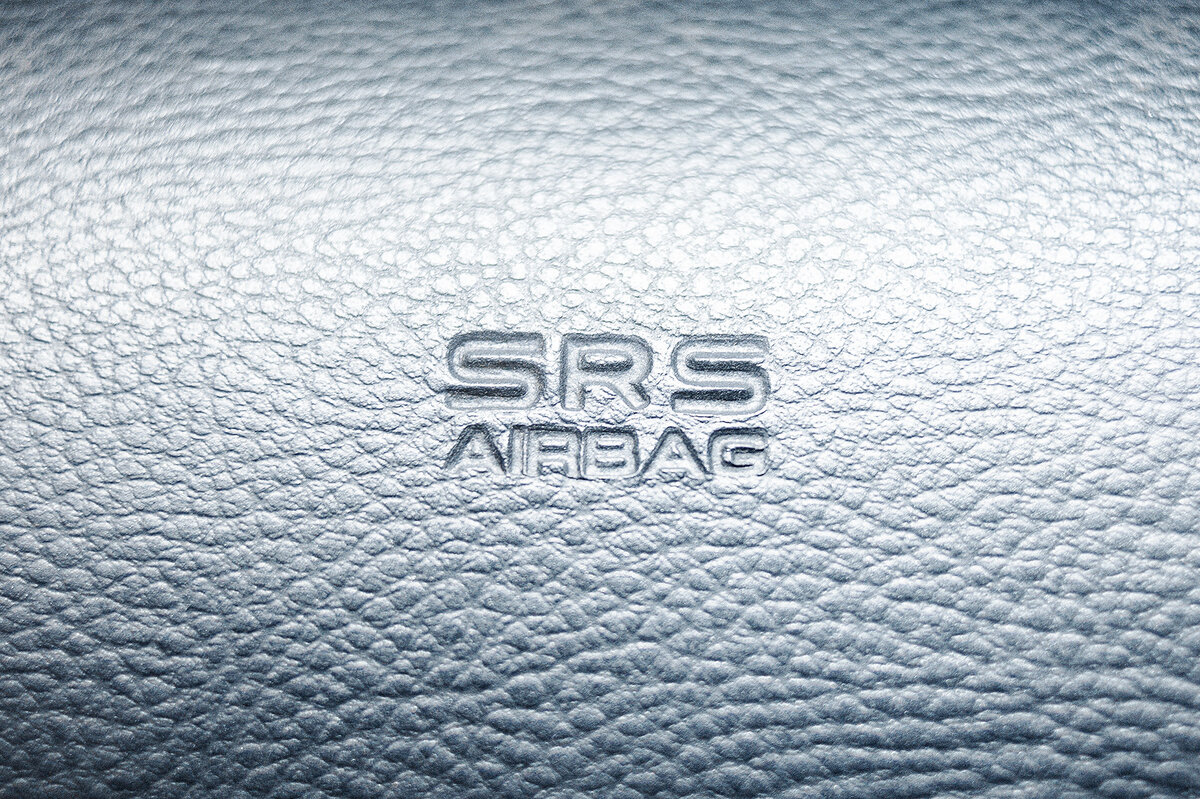 Штамп SRS Airbag на восстановленной инструментальной панели