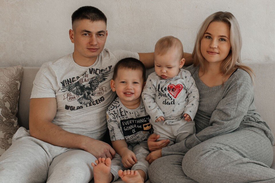     Дмитрий всегда мечтал о сыне. С Аленой они растили двух мальчишек. Фото: личный архив героини публикации