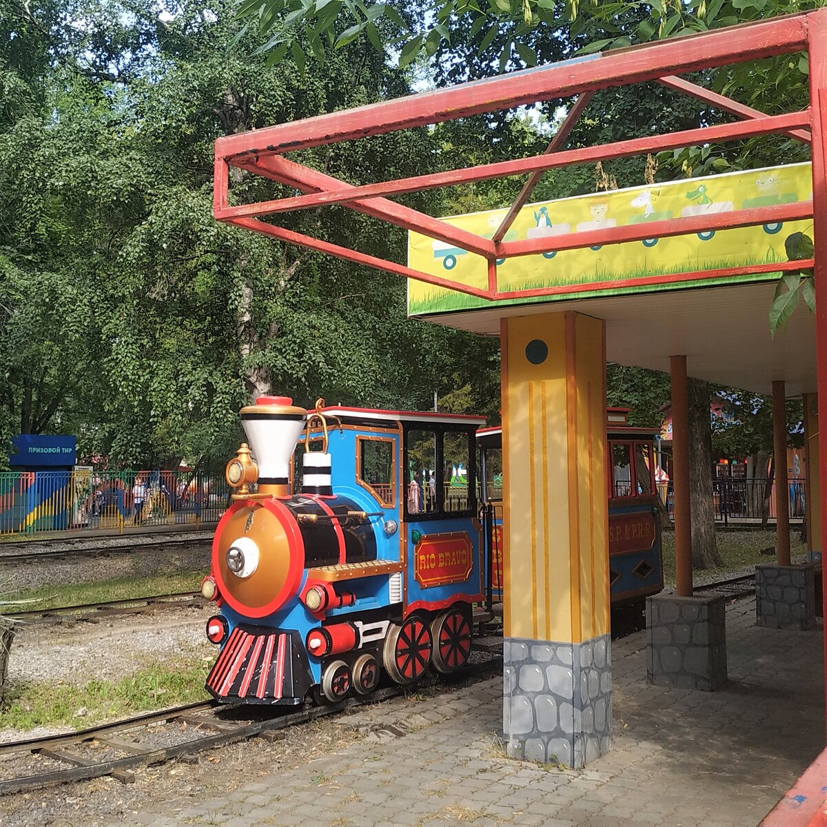 Кстати, поезд для самых маленьких в парке им. Якутова тоже есть.