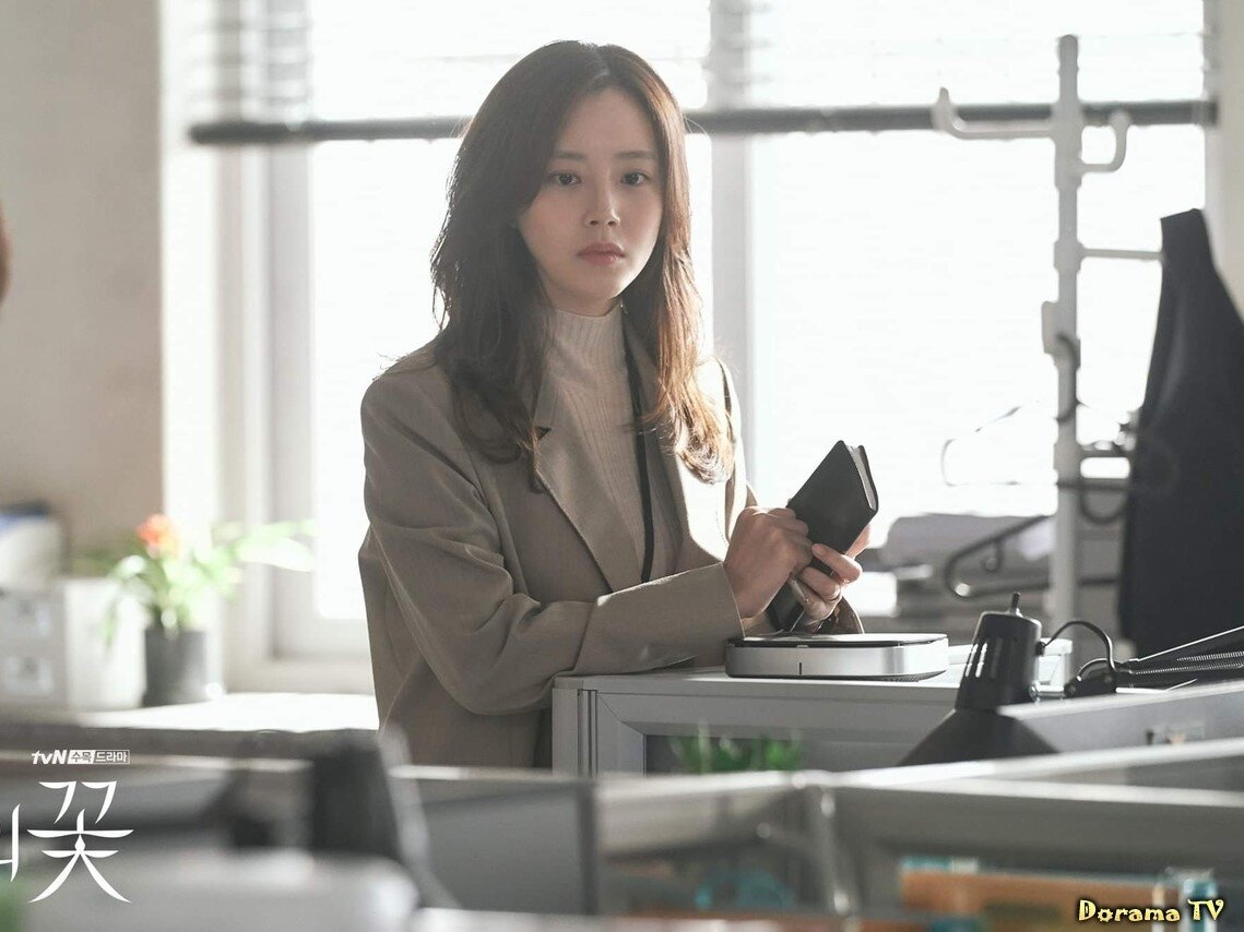 Главная героиня дорамы "Цветок зла" Чха Чжи Вон (актриса: Мун Чхэ Вон)