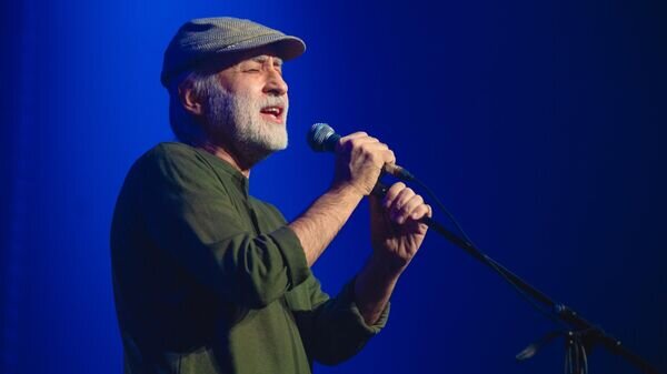    © CLICKSTARS by Aslisho