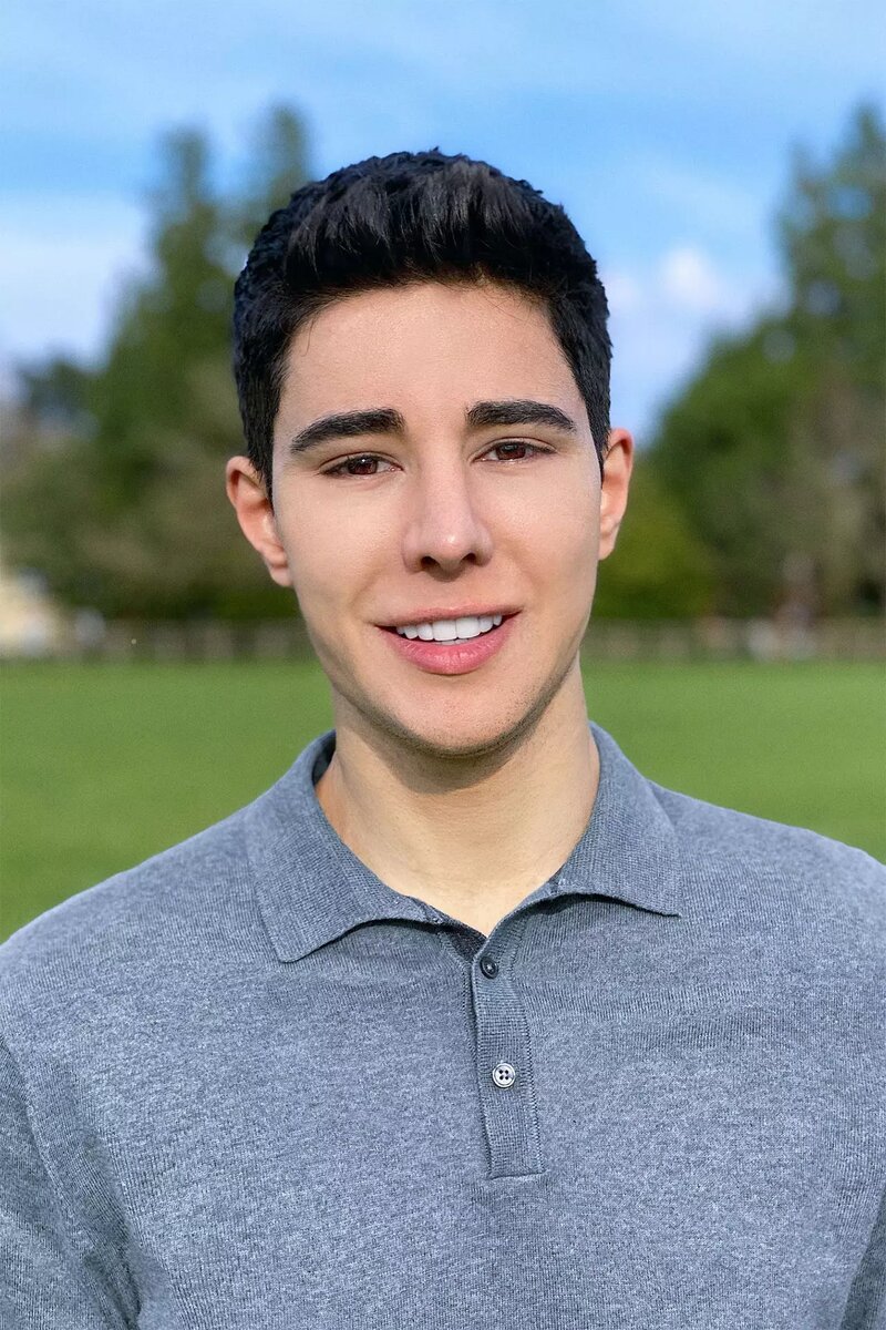 Омид Скоби - пресс-секретарь Меган и Гарри. Источник фото: www.powerfulsociety.com