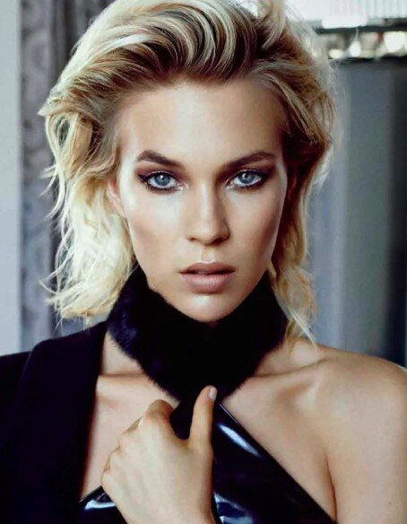 ГаминДраматик с доминантой Драматика, эффект мокрых волос, волосы зачесываем назад