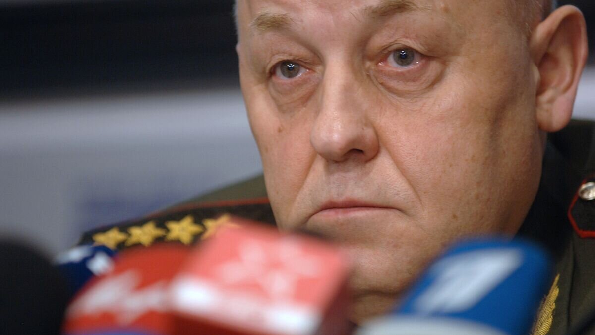   Начальник Генштаба Вооруженных сил РФ, генерал армии Юрий Балуевский во время пресс-конференции© РИА Новости / Владимир Вяткин