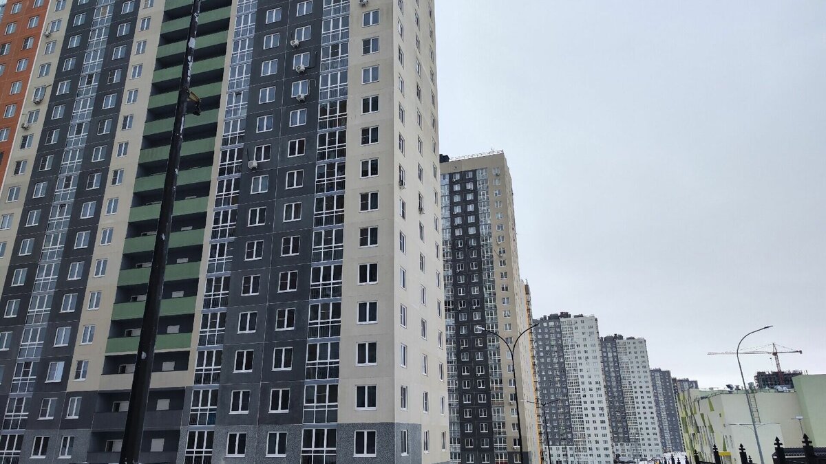     Порядка 1,15 млрд рублей планируют выделить на строительство многоэтажного жилого дома в Нижнем Новгороде. Речь идет о 25-этажной высотке. Новый современный дом появится на Коломенской улице. Финансирование по проекту предоставил банк ДОМ.РФ, сообщили в пресс-службе организации.