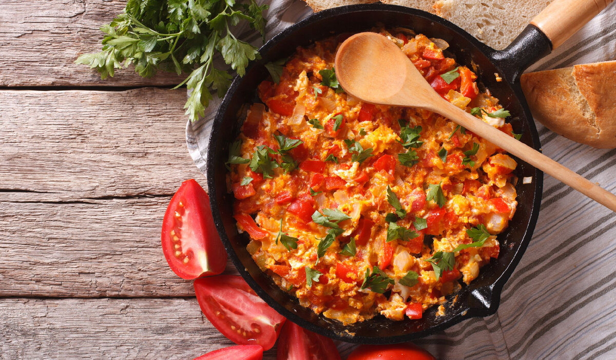 Как сделать яичницу с помидорами дзвадзех по армянски на сковороде рецепт. Самый вкусный, сытный и аппетитный завтрак!