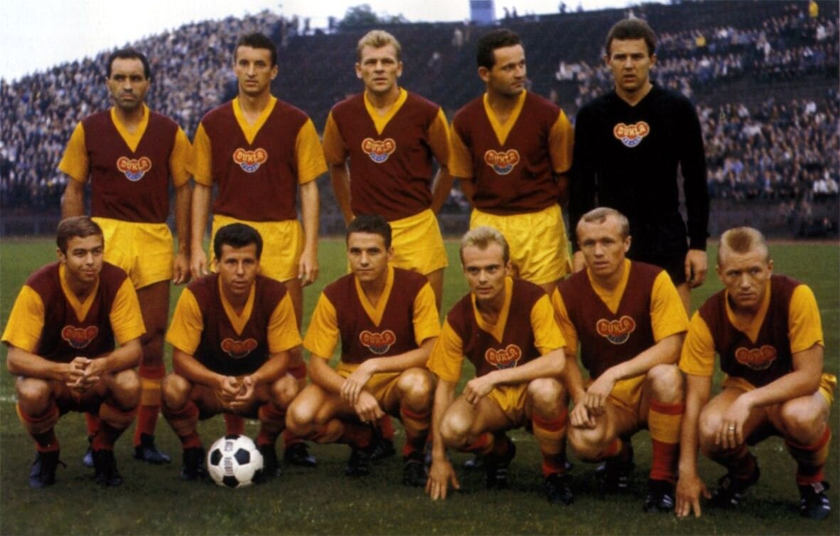 Состав пражской Дуклы в 60-е, дошедшей до полуфинала Кубка Чемпионов