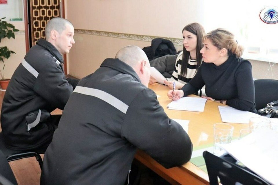     Представители омбудсмена ЛНР посетили пункт размещения пленных украинских военнослужащих. Фото: Омбудсмен ЛНР