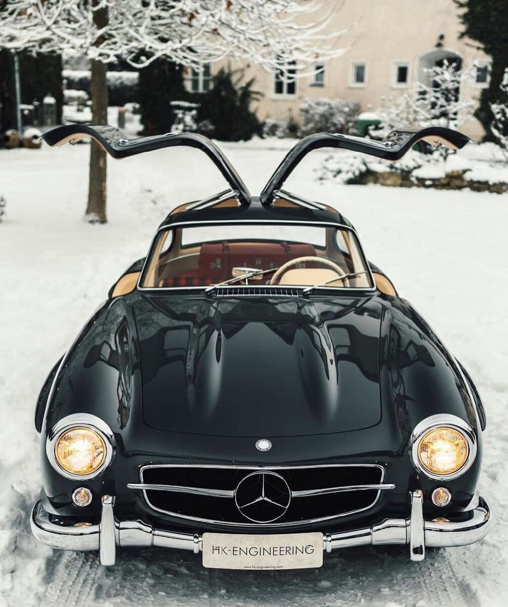 1 of 29 Mercedes-Benz 300 SL Coupé with full alloy body.