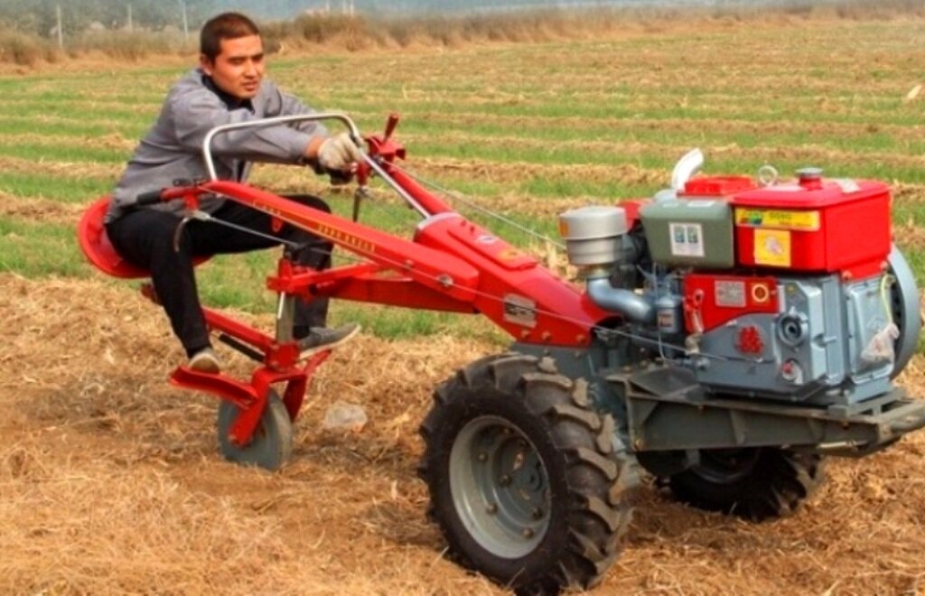 Тяжёлый дизельный мотоблок из Китая (с сиденьем)