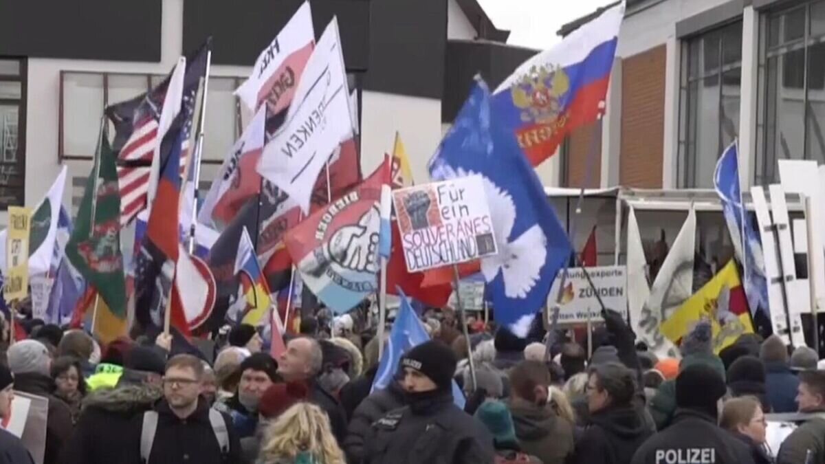    Протест с требованием закрыть в Германии американскую авиабазу Рамштайн© Ruptly