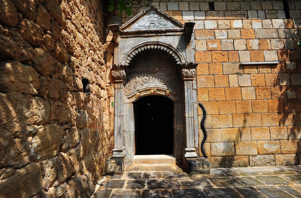 Храм Лалеш (фото из открытых источников)