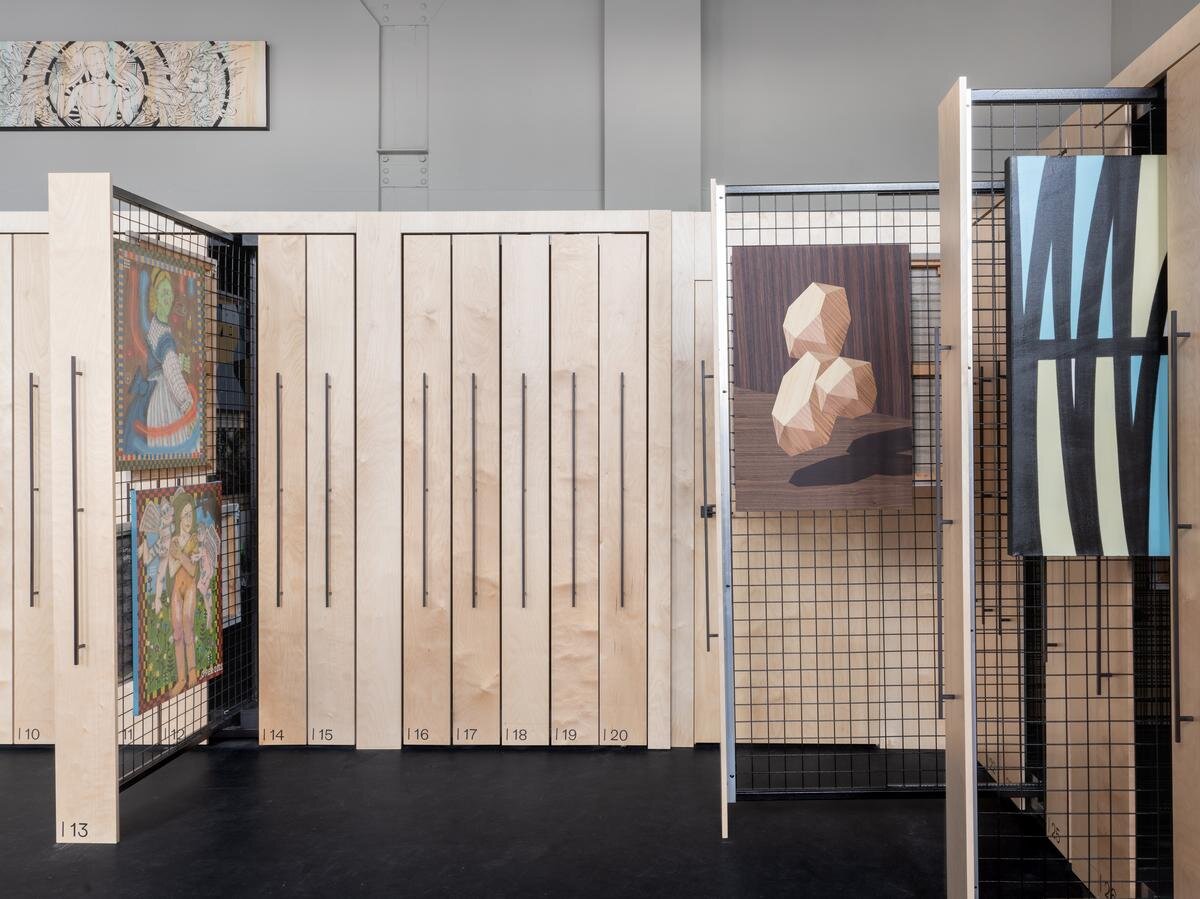 Готовящееся к открытию выставочное пространство. Фото предоставлено «Стрит-арт хранением».