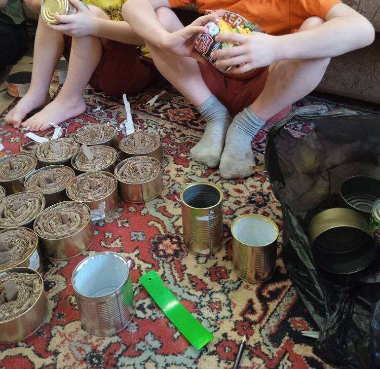    Семья Веселовых из Орска изготовила уже 100 окопных свечей Андрей Севостьянов