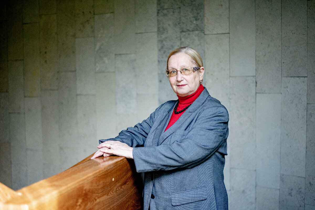 Светлана Иващенко посвятила ИФЗ 50 лет 