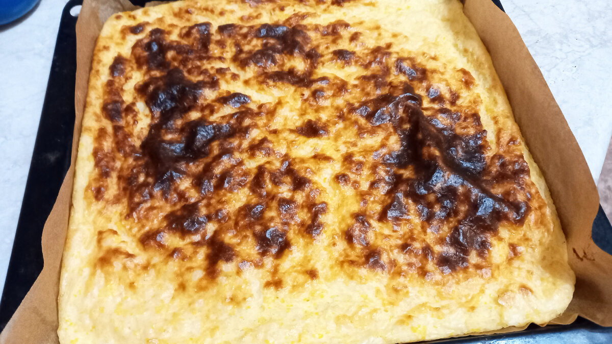 Вообще-то, в жизни она получилась просто румяной. Но на фото как горелая🙈