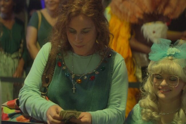 Кадр из сериала "Притворство"