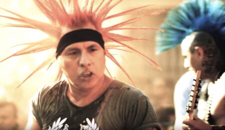 Внешняя сторона стрит-панка (группа The Casualties)