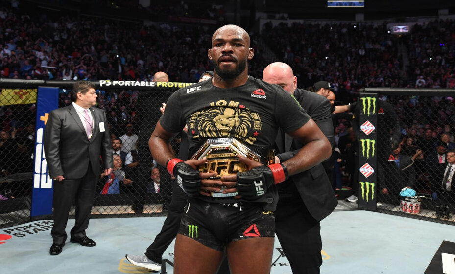    Джон Джонс стал новым чемпионом UFC в тяжелом весе. Фото: UFC Russia