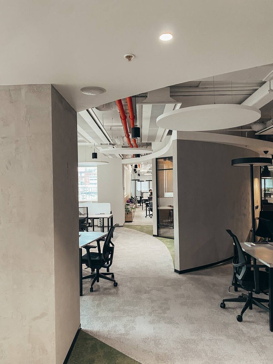 На фотографиях: сначала офис Альфа-Банка, в котором прошла очная встреча команды проекта по Финансвой Грамотности для молодежи; затем пара фотографий с Панельной дискуссии по ресторанному бизнесу в Бизнес-Клубе ВШЭ.