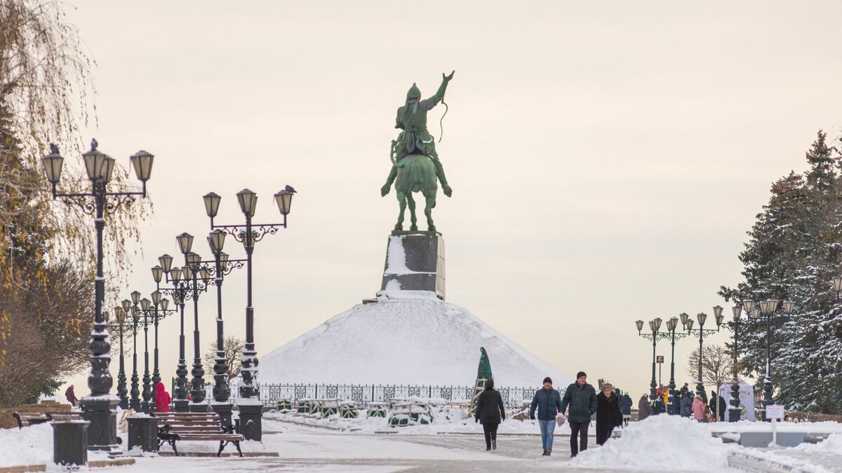     В регионе много говорят об инвестициях и росте благосостояния его жителей. Но похоже слова остаются лишь словами. Эксперты полагают, что и в следующие несколько лет жизнь в республике не улучшится. Разбираемся почему.